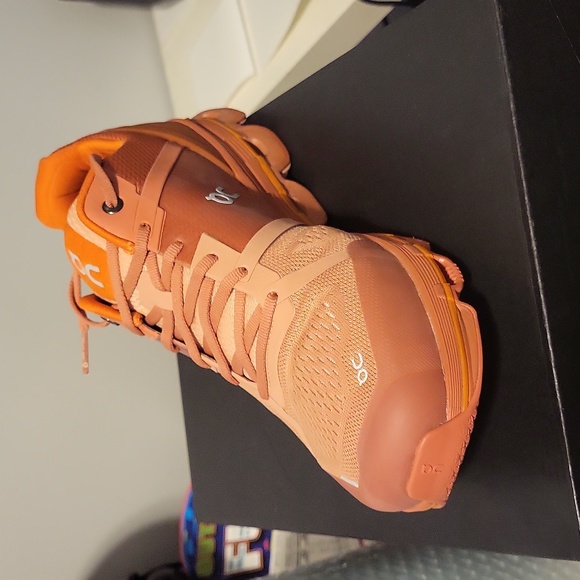 ON cloudace Blush orange Women's US 10 Medium, New inbox. - Picture 4 of 4